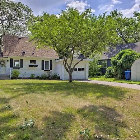 Cozy Plymouth Cottage With Medicine Lake View!